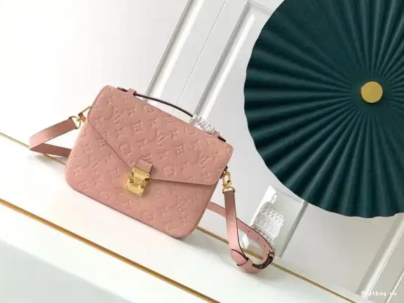 Frstbag ru Pochette Louis Metis Vuitton 0525